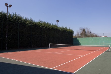 Court tennis exterieur 448x299